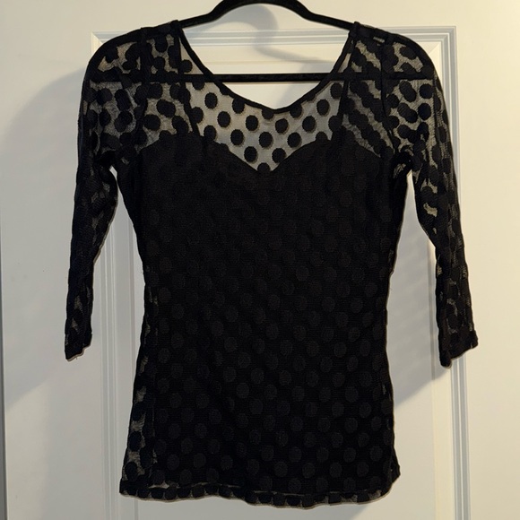 Lace Guess Top - Picture 3 of 7